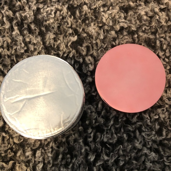 Sealed Manna Kadar Relax Champagne Charcoal Scrub - Picture 2 of 3